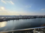 APARTAMENT CU TERASA GENEROASA SI VEDERE UNICA CATRE LAC 