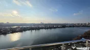 APARTAMENT CU TERASA GENEROASA SI VEDERE UNICA CATRE LAC 
