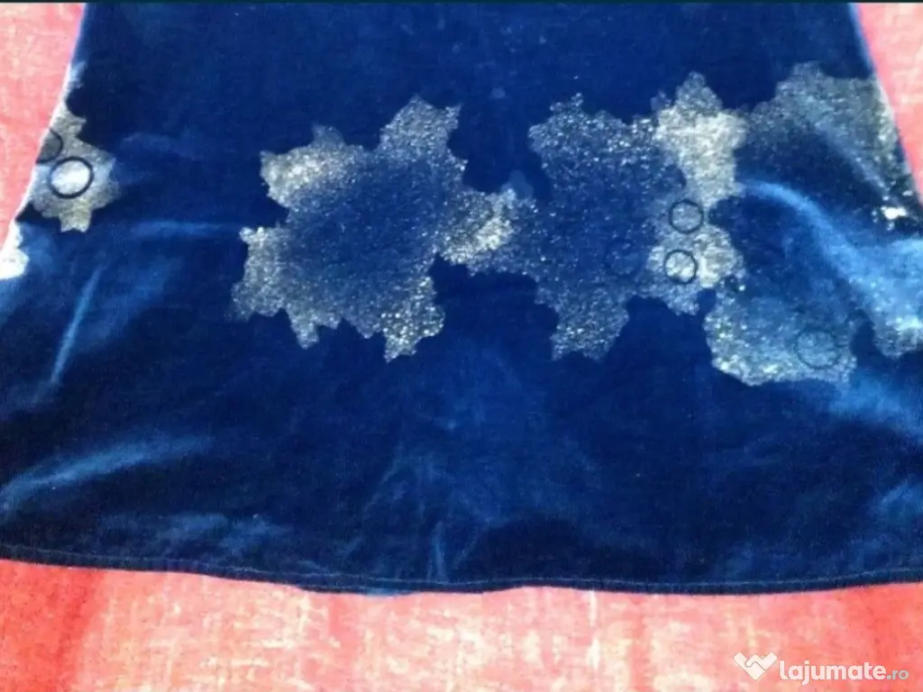 Fusta de catifea masura M (38eur)