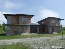 CASA CUPLATĂ DE VÂNZARE la rosu sau la semifinisat în ...