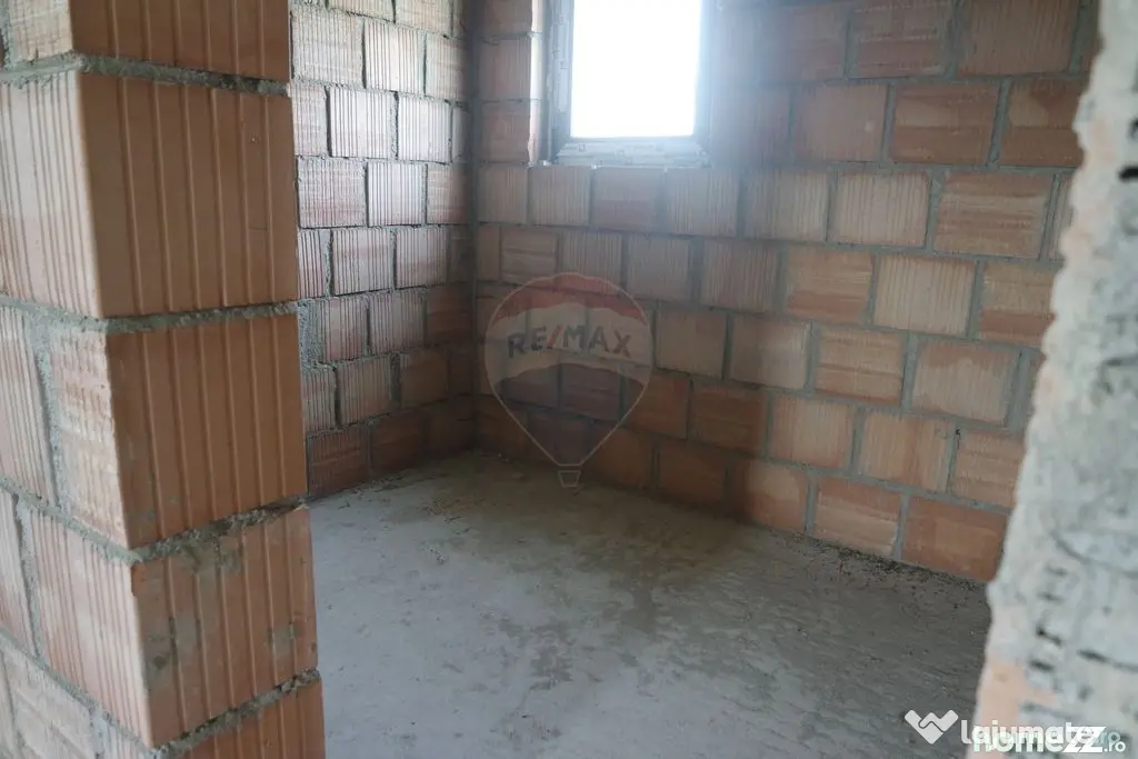 CASA CUPLATĂ DE VÂNZARE la rosu sau la semifinisat în ...