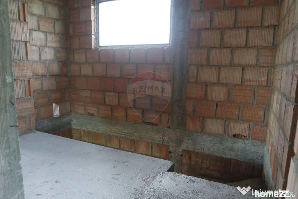 CASA CUPLATĂ DE VÂNZARE la rosu sau la semifinisat în ...