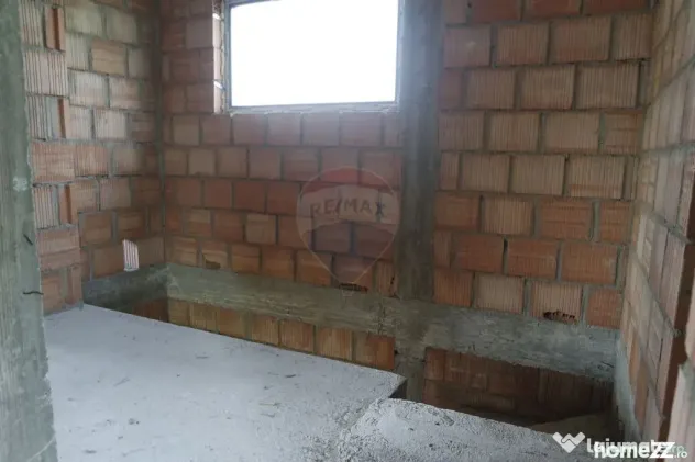 CASA CUPLATĂ DE VÂNZARE la rosu sau la semifinisat în ...
