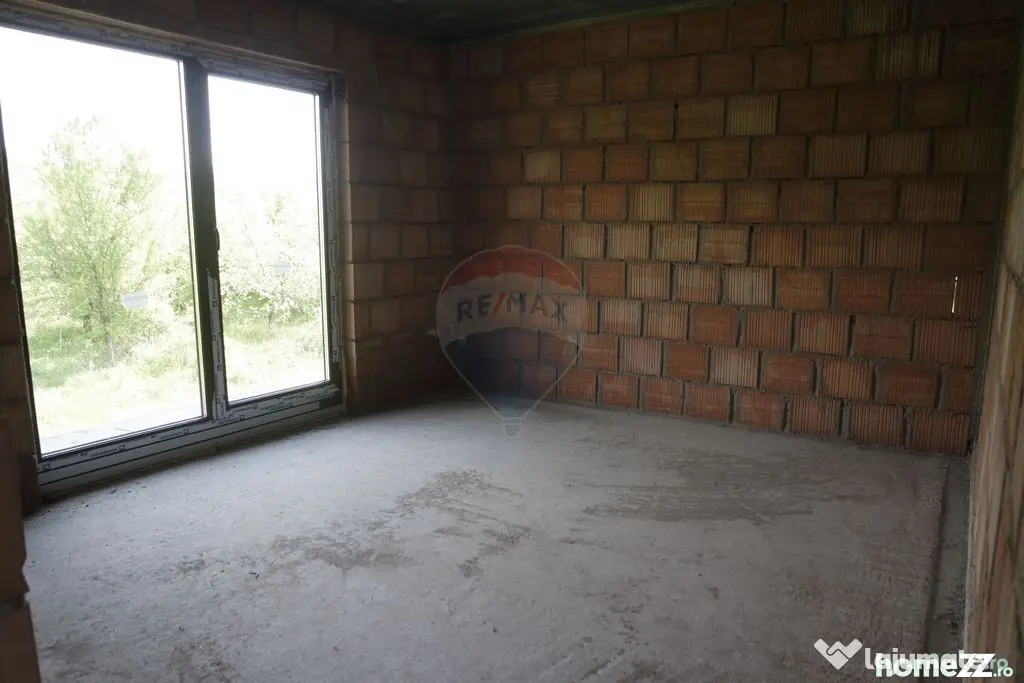 CASA CUPLATĂ DE VÂNZARE la rosu sau la semifinisat în ...