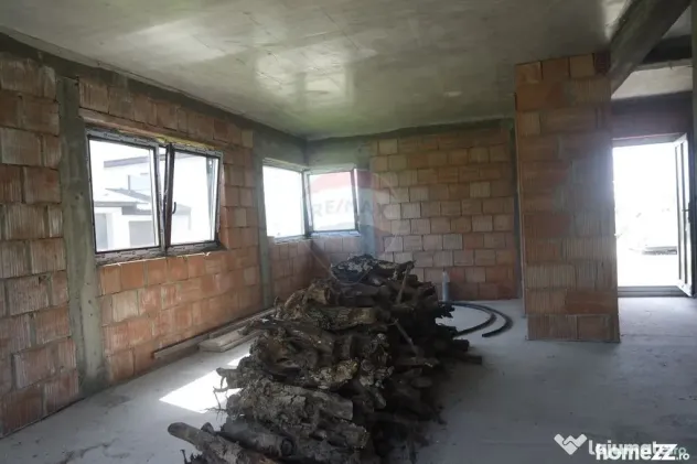 CASA CUPLATĂ DE VÂNZARE la rosu sau la semifinisat în ...