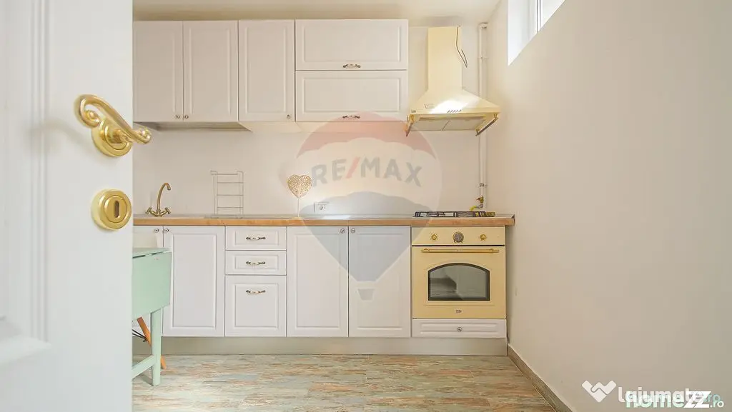 Apartament 3 camere cochet, renovat, Centrul Istoric