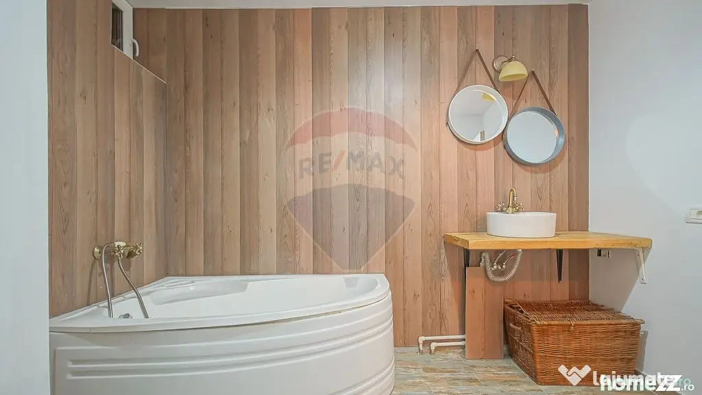 Apartament 3 camere cochet, renovat, Centrul Istoric