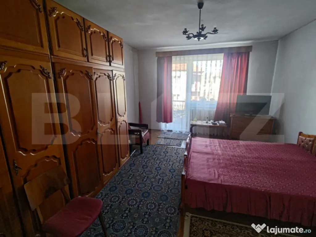 Oportunitate ! Casă renovabilă, 176 mp, teren de 530 mp, z