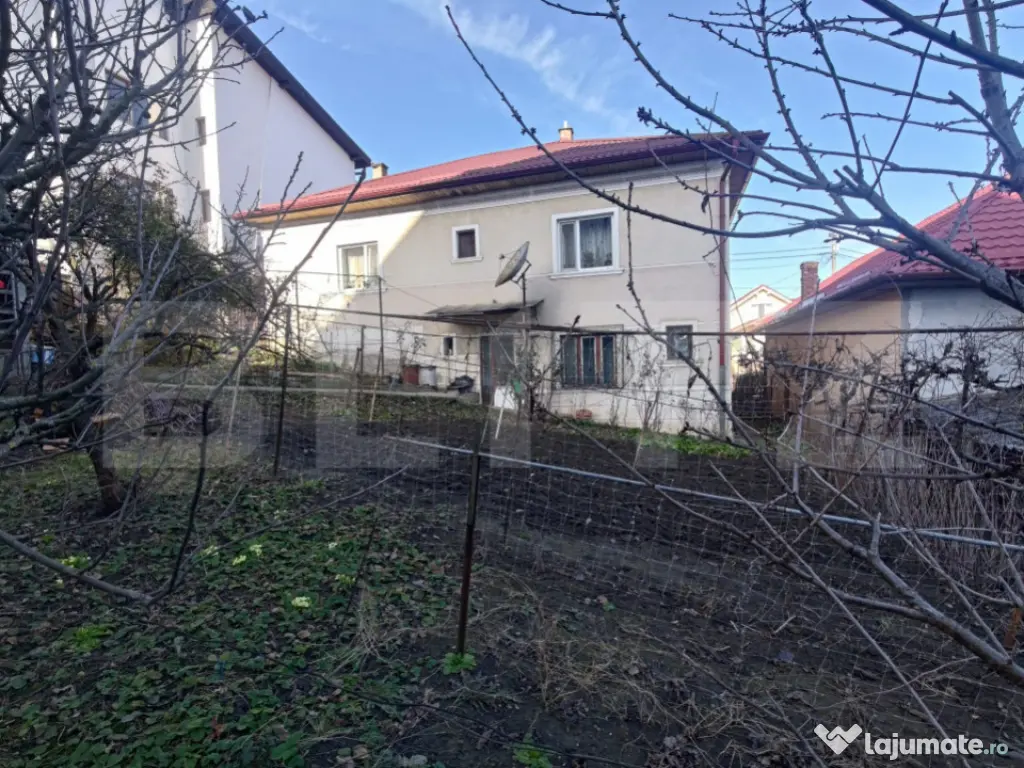 Oportunitate ! Casă renovabilă, 176 mp, teren de 530 mp, z