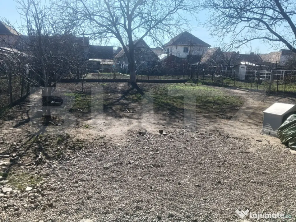 Casă în Zona Centru | 77 mp utili | Teren 854 mp | Garaj |