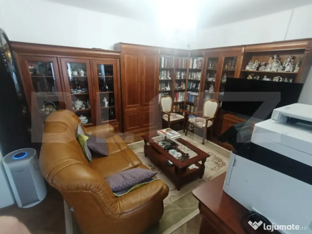 Casă în Zona Centru | 77 mp utili | Teren 854 mp | Garaj |