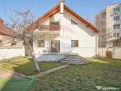 Casă / Vilă cu 9 camere de închiriat în zona Centrul ... 