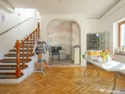 Casă / Vilă cu 9 camere de închiriat în zona Centrul ... 