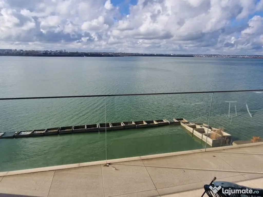 Mamaia,zona Cazino! Apartament vedere frontala la lac.