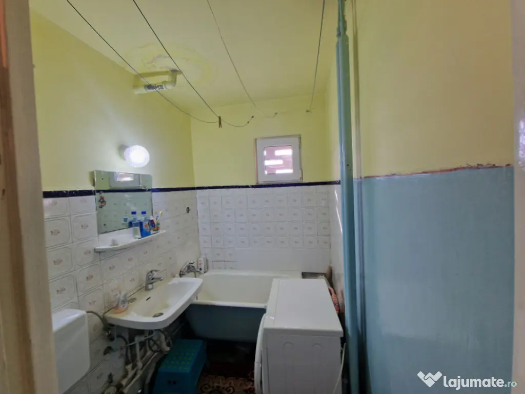 Apartament 3 camere 46 mp Ferentari - Bloc reabilitat