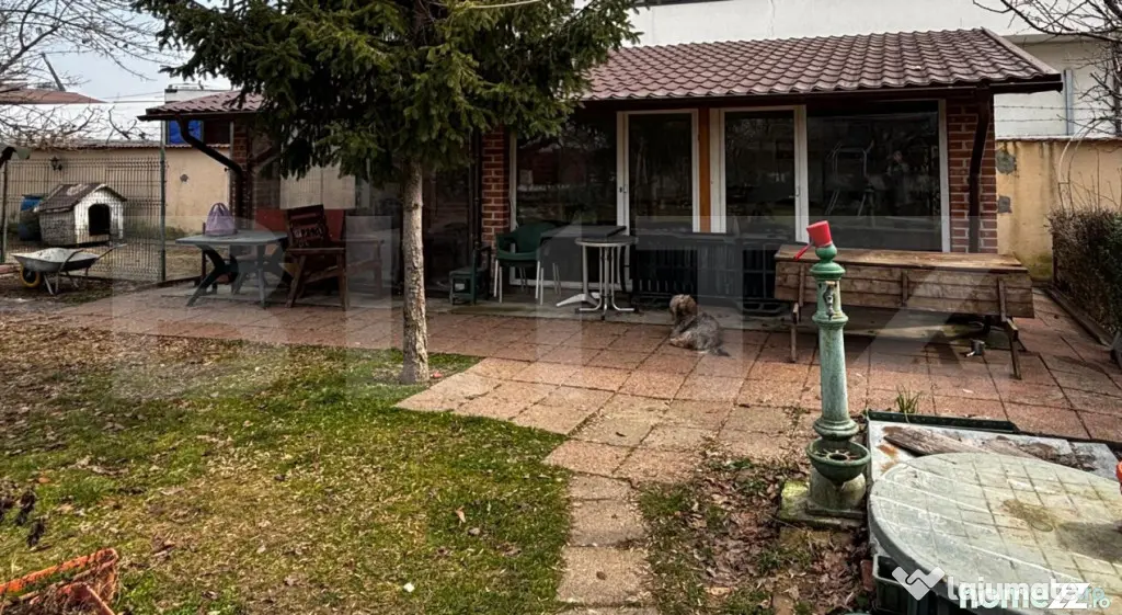 Teren intravilan 617 mp, bucătărie de vară, foisor, Preaj