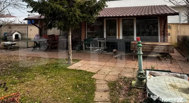 Teren intravilan 617 mp, bucătărie de vară, foisor, Preaj