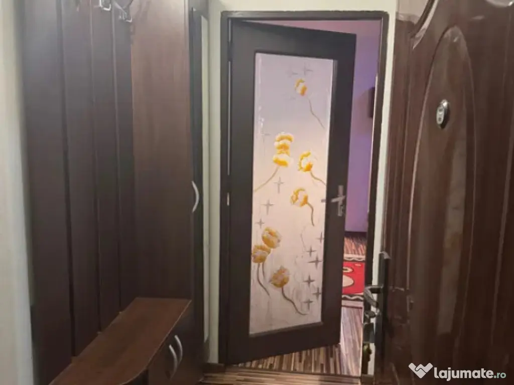 Apartament 2 camere, 39 mp, zona Craiovita Noua