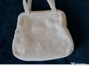 Geanta cu margele aplicate pe intreaga supafata 