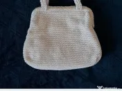 Geanta cu margele aplicate pe intreaga supafata 