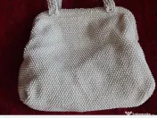 Geanta cu margele aplicate pe intreaga supafata 