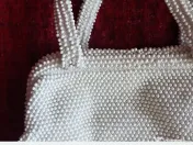 Geanta cu margele aplicate pe intreaga supafata 