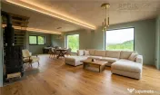 Vila premium cu lac privat si panorama catre Masivul Postava 