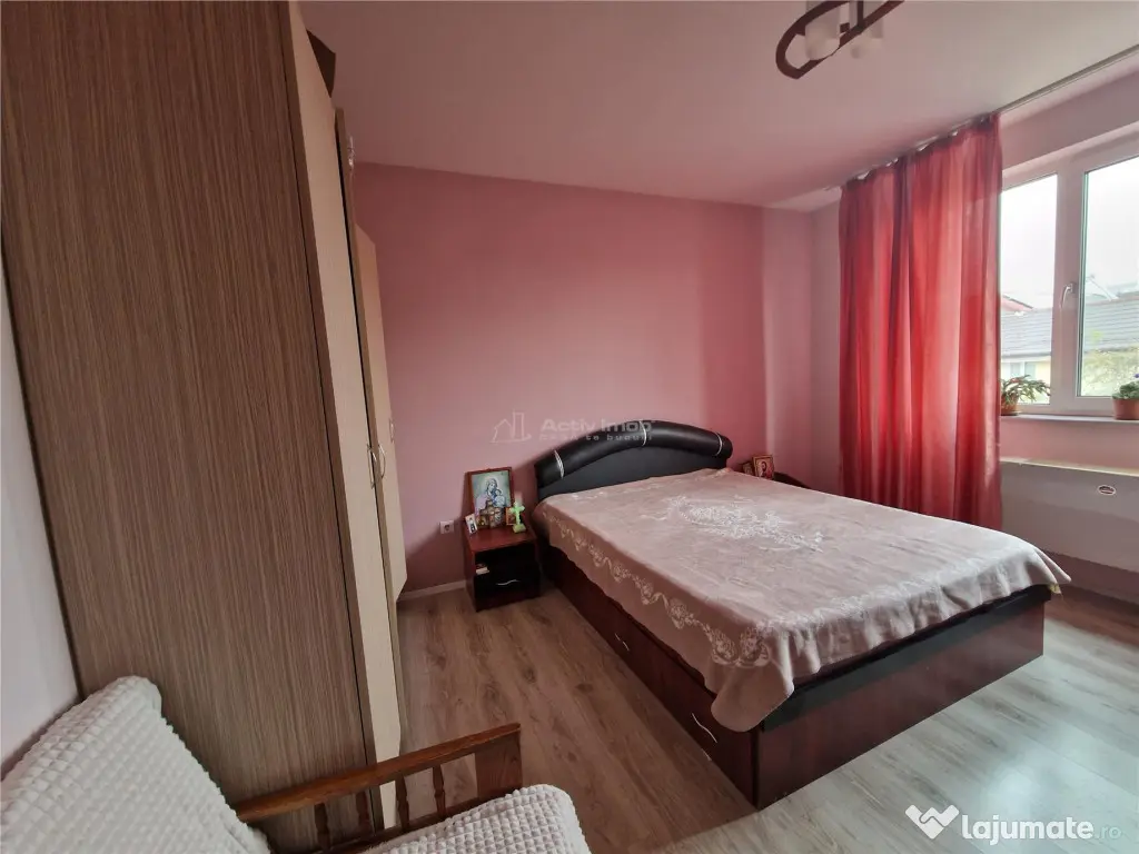 Casa P P E , eleganta,teren 409 mp - Ciuperca