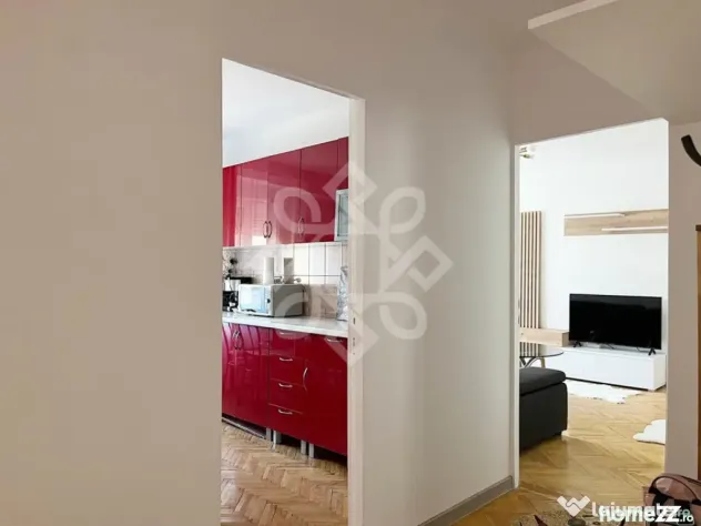 Apartament cu 3 camere de inchiriat pe bld. Stefan cel Mare - Oradea (Bihor)