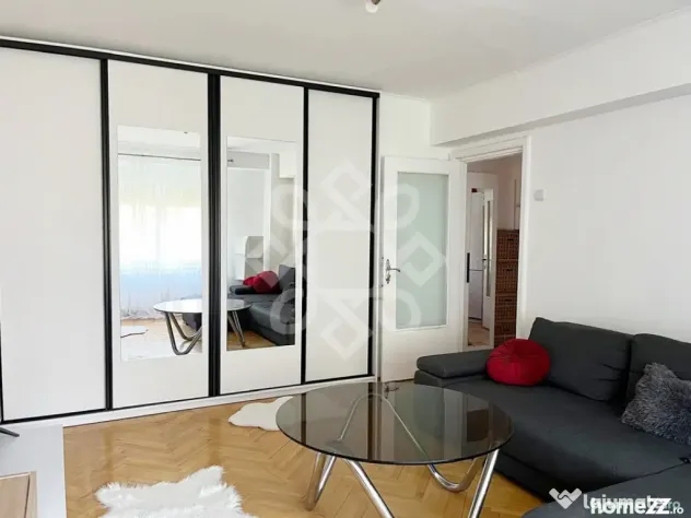 Apartament cu 3 camere de inchiriat pe bld. Stefan cel Mare - Oradea (Bihor)