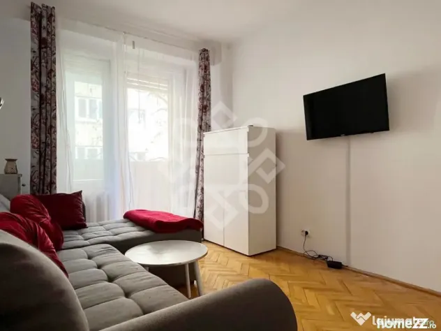 Apartament cu 3 camere de inchiriat pe bld. Stefan cel Mare - Oradea (Bihor)