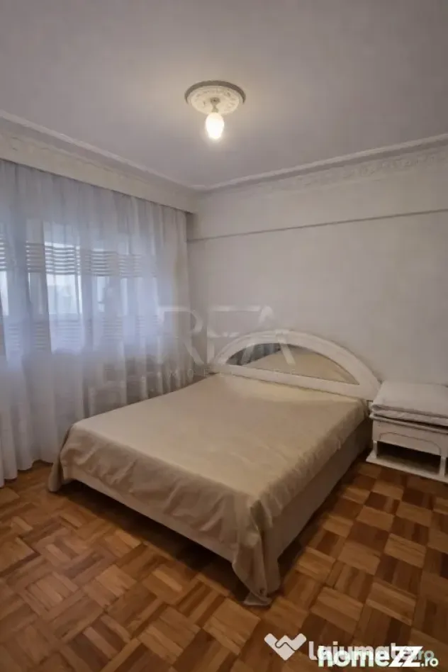 4 camere Chișinău decomandat,centrală,et. 5,an 1981,105 m