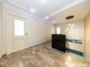 Casa 6 dormitoare+4 bai -1500 mp teren-Sacele 