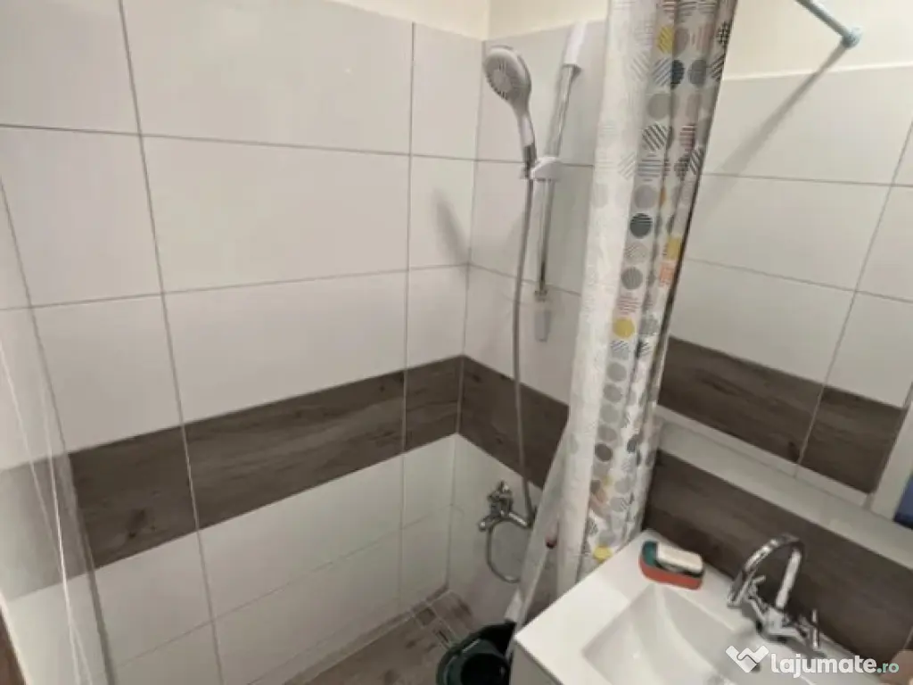 Garsoniera decomandata - zona Noua