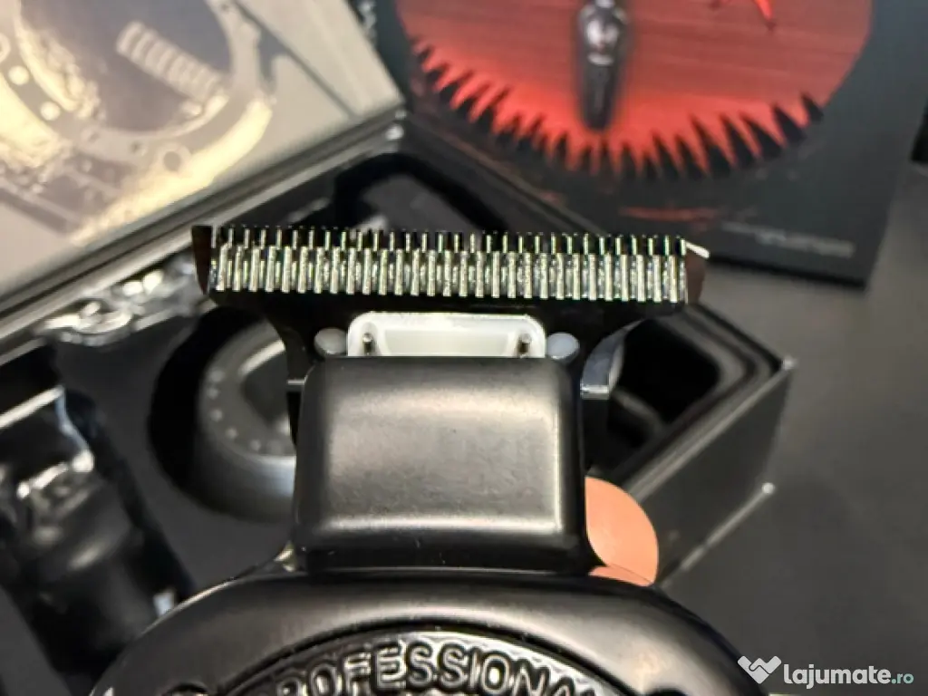 Masina de contur LIM HAIR DEVOURER