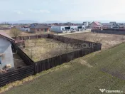 Teren 500 mp, împrejmuit, curent și internet pe teren, ... 