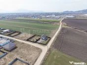 Teren 500 mp, împrejmuit, curent și internet pe teren, ... 