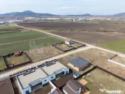 Teren 500 mp, împrejmuit, curent și internet pe teren, ... 