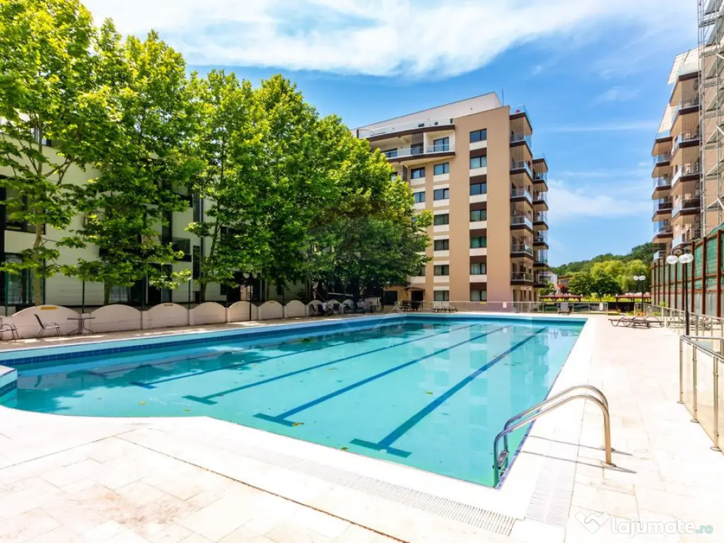 Apartament cu 3 camere de vanzare, langa padure, piscina,...