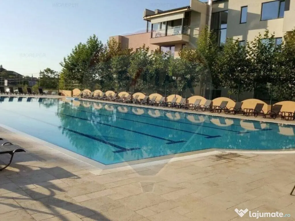 Apartament cu 3 camere de vanzare, langa padure, piscina,...