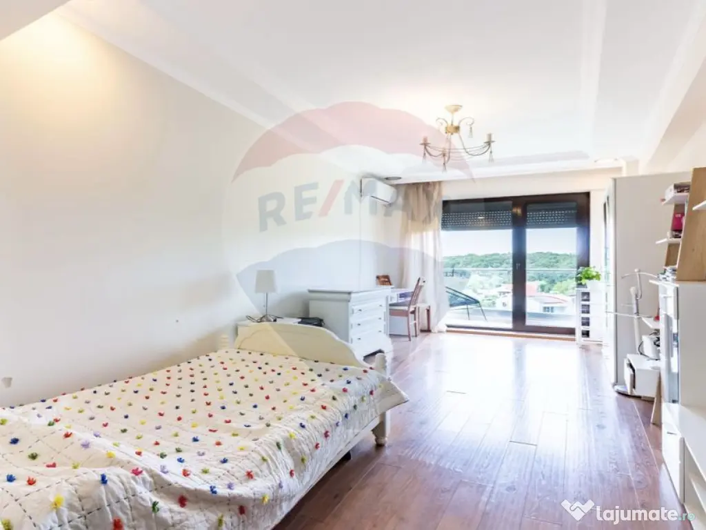 Apartament cu 3 camere de vanzare, langa padure, piscina,...