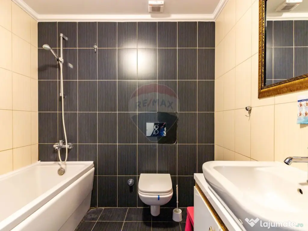 Apartament cu 3 camere de vanzare, langa padure, piscina,...