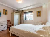 Apartament cu 3 camere de vanzare, langa padure, piscina,... 