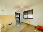 Casă / Vilă cu 6 camere de închiriat în zona Calea Du... 