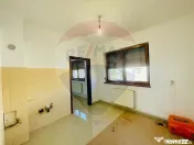 Casă / Vilă cu 6 camere de închiriat în zona Calea Du... 