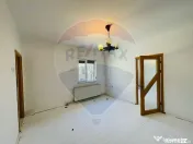 Casă / Vilă cu 6 camere de închiriat în zona Calea Du... 