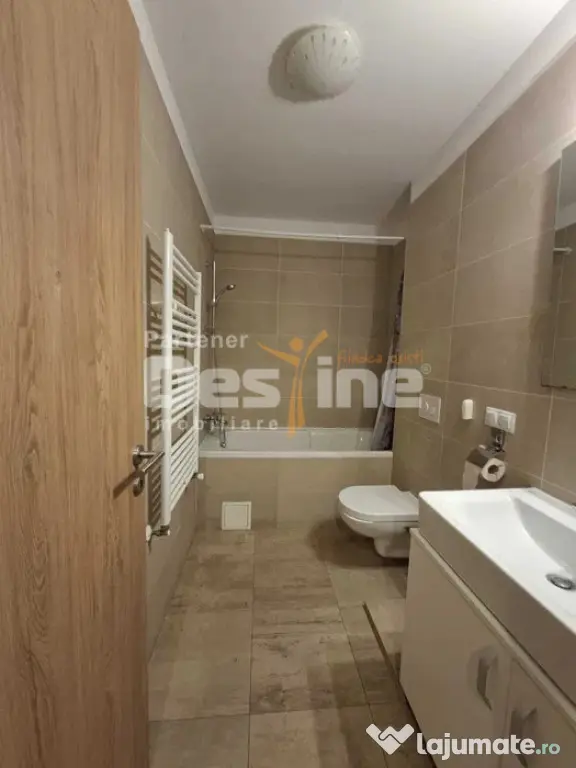 Apartament 2 camere, etaj intermediar, balcon, boxa si loc d