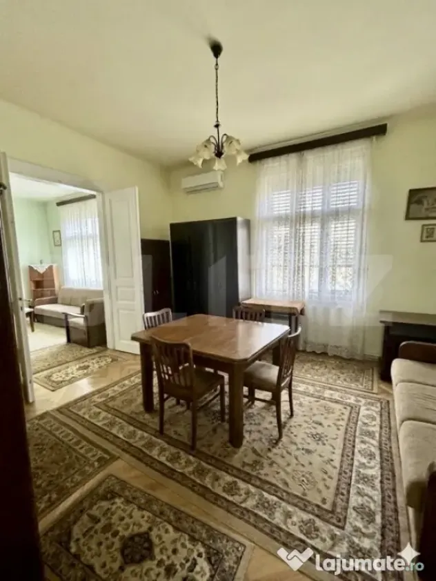Casă cu arhitectură elegantă și pod înalt, la 15 minute