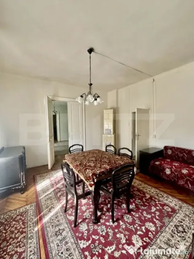 Casă cu arhitectură elegantă și pod înalt, la 15 minute