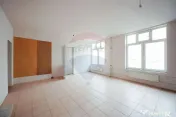 Clădire multifuncțională de vânzare – Strada Mește...